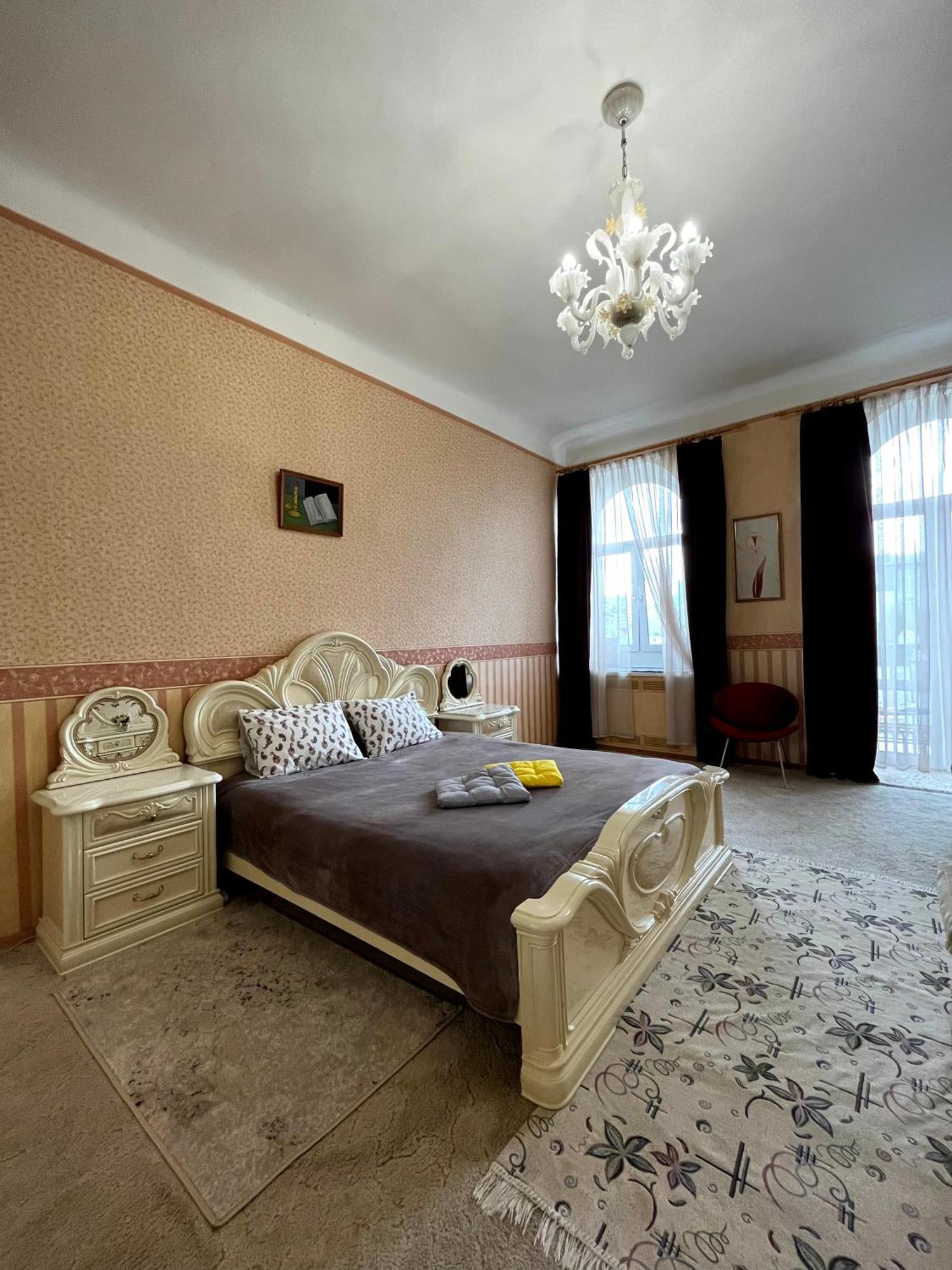 Світло Є! Історичний Центр! Apartment Kyiv Exterior photo